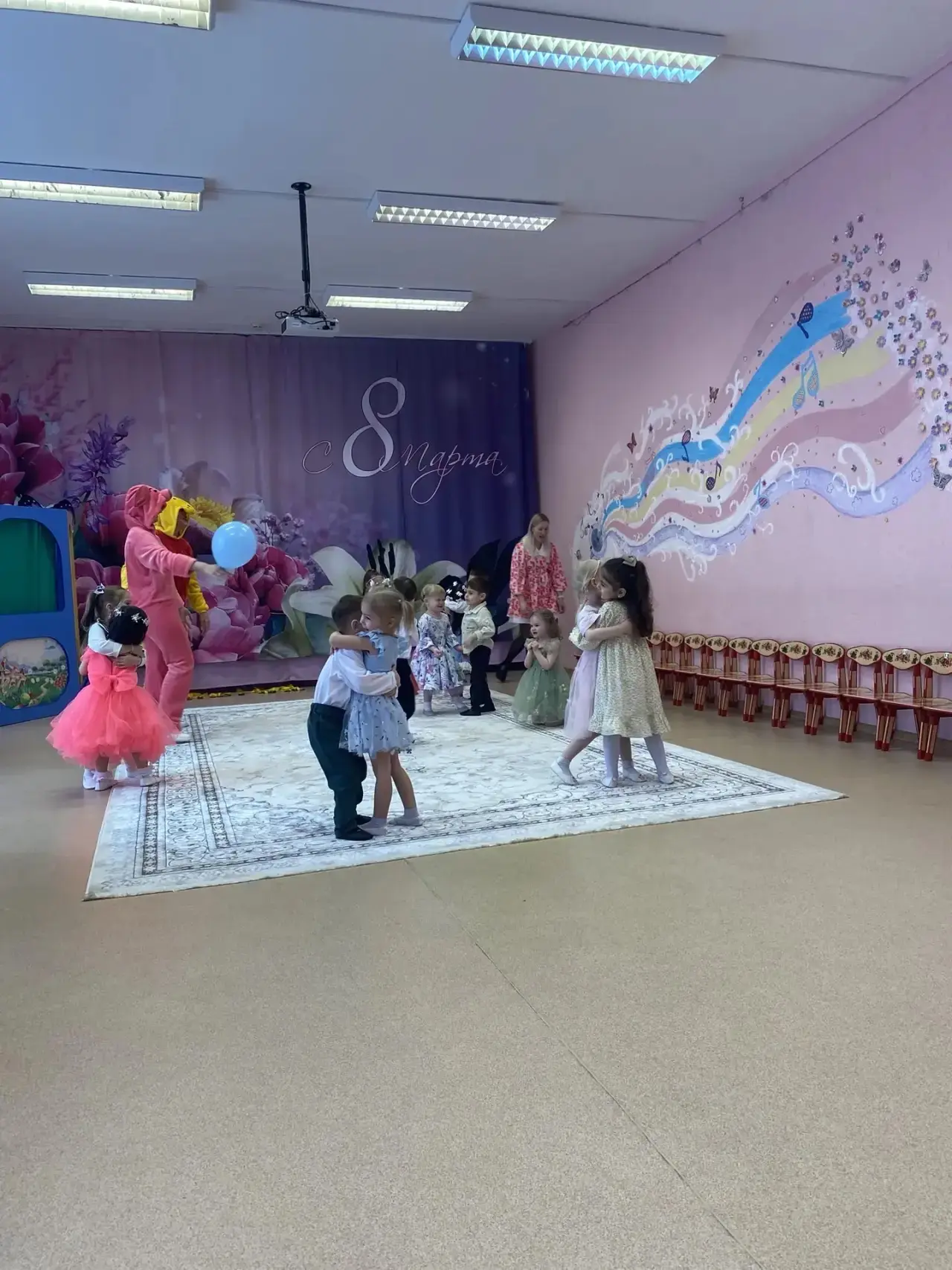 Сегодня в группе «Звездочки»ДО «Кораблик» прошел утренник посвященный Международному женскому Дню 8 