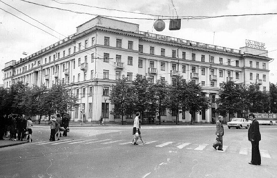 В объективе 1970-е.

Гостиница "Ярославль".