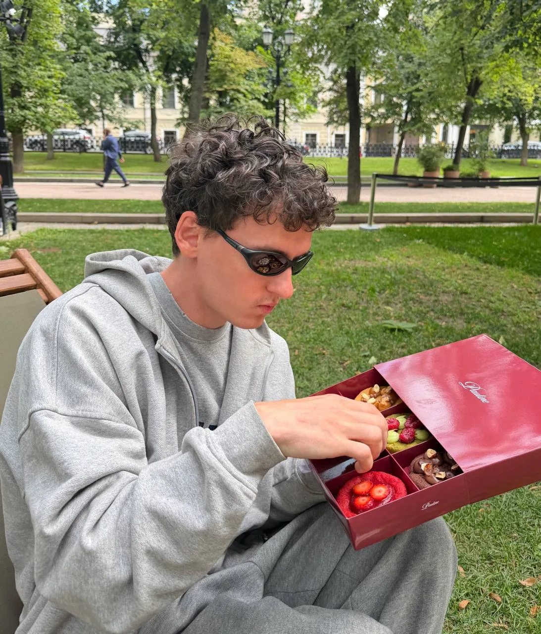 Наконец-то добрался до нашумевшего в Москве поп-апа с печеньями от Paulina Cake. И в очереди всего 4
