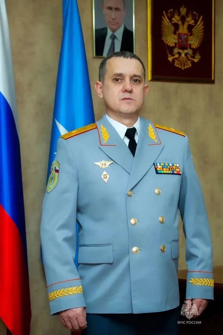 Поздравление начальника Главного управления МЧС России по ЯНАО Олега Гилёва с Днём России

Уважаемые