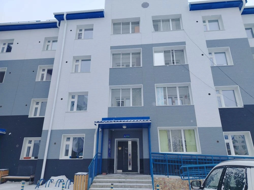 Продаётся 1 комнатная капитальная квартира во 2 мкр на 3 этаже. 37,7 кв м с мебелью. Ес...