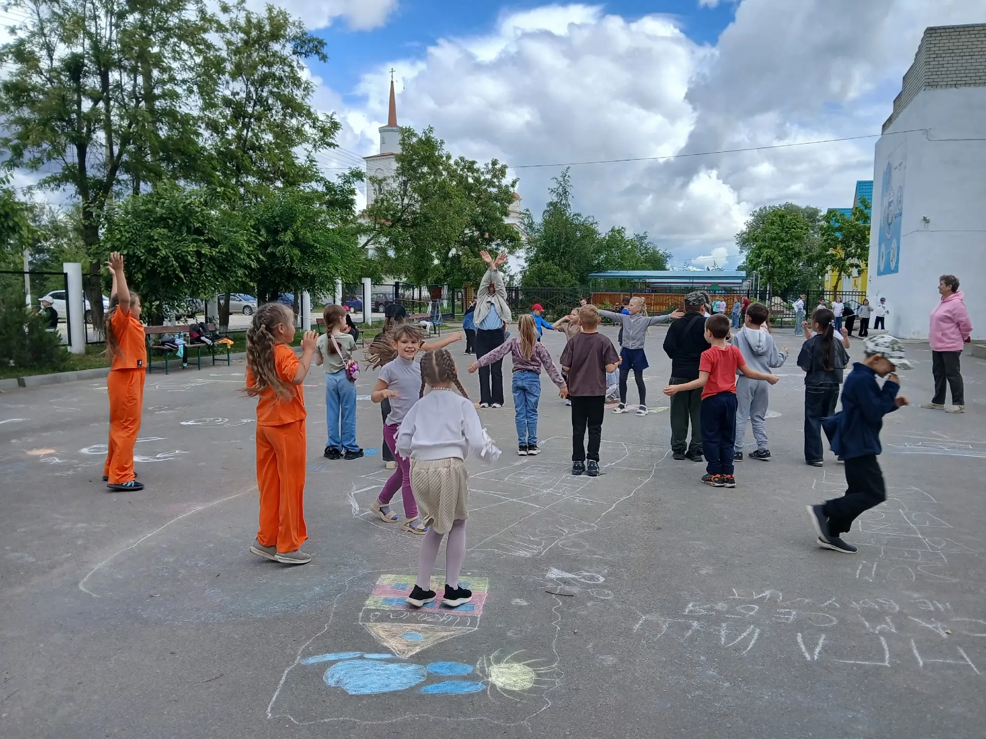 👶🪅⚽Праздник детства

🤹‍♀ 1 июня
 в МКОУ "СШ 11" прошел праздник День защиты детей.
Дети с нетерпе