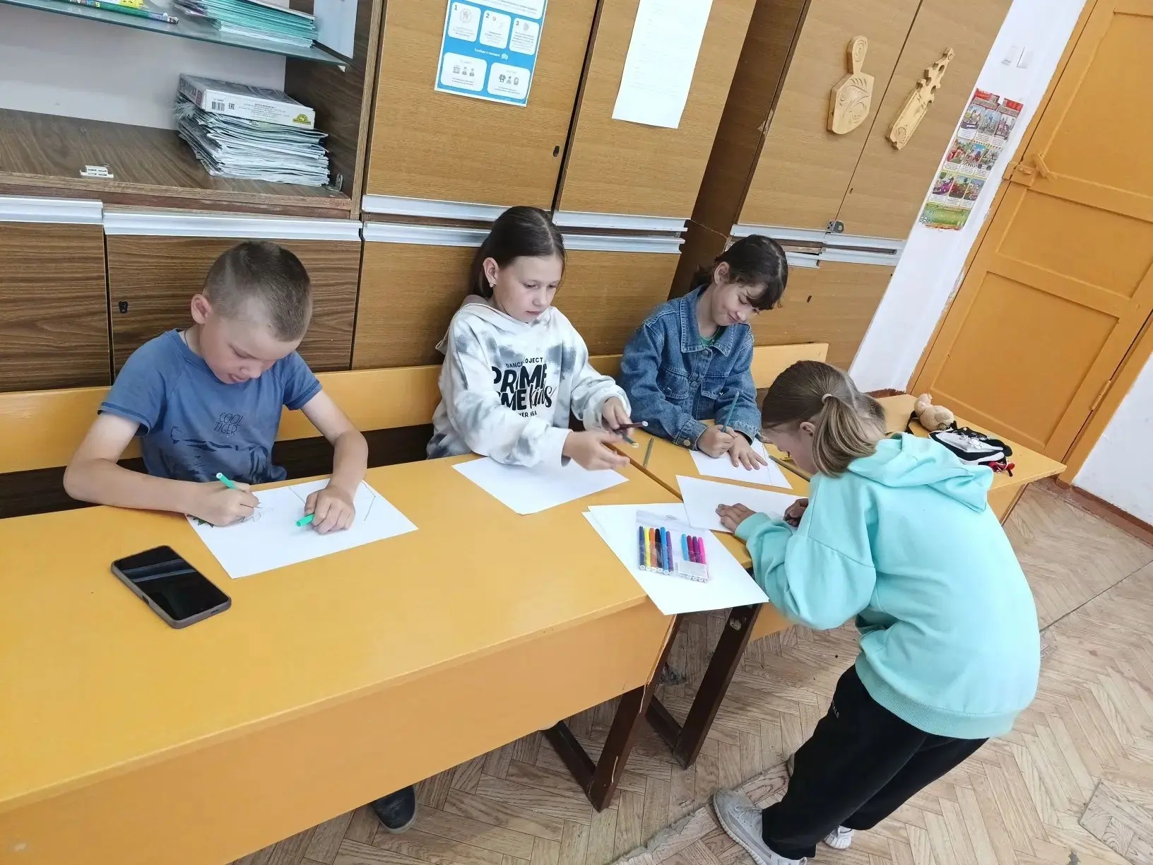Сегодня в лагере  посмотрели познавательный  фильм "Урок экологии". Дети внимательно см...