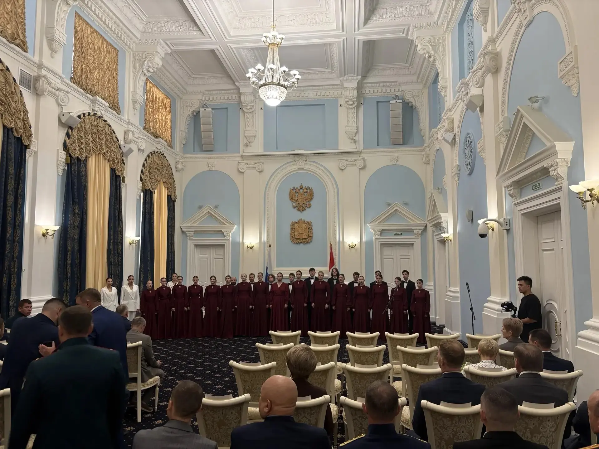 В региональном Законодательном собрании прошло торжественное событие – вручение дипломо...