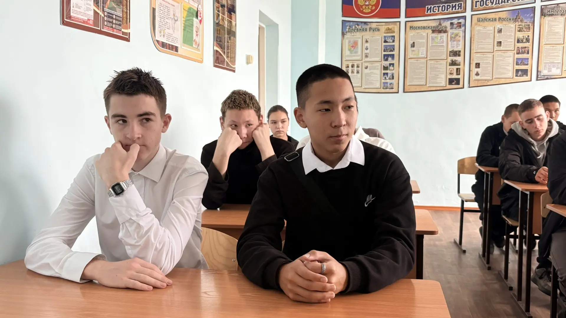 🎓 «Разговоры о важном»: День знаний — точка старта и момент единения! 🎉