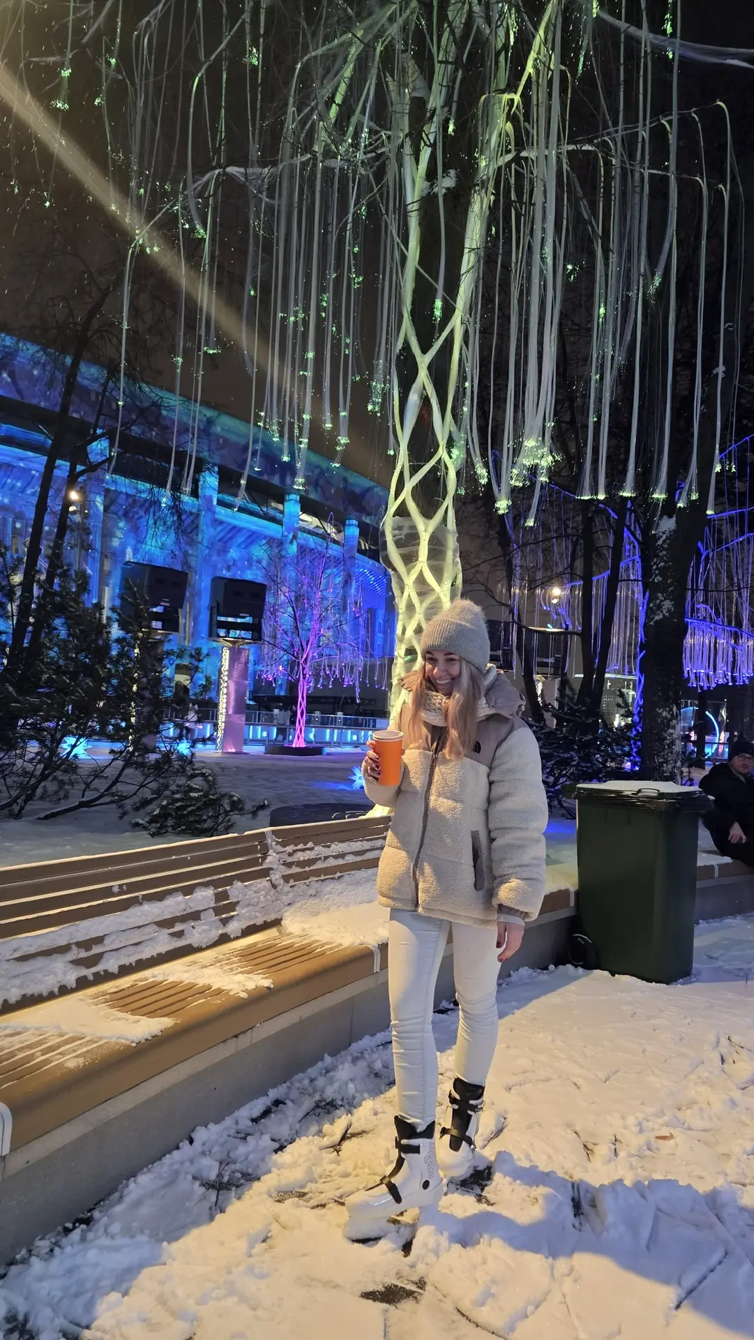 На катке ❤️ была последний раз на катке лет 20 назад 😅 от такой цифры даже в глазах му...