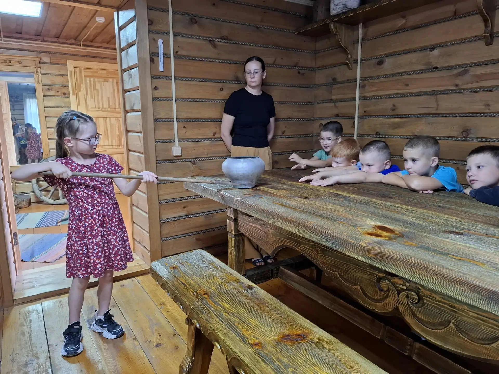 В рамках познавательной программы подготовительная группа «Веснушки» посетила музей ста...