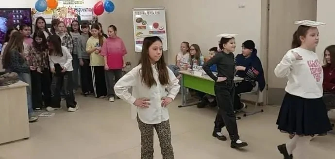 В преддверии весеннего праздника 8 Марта в  начальной школе  МАОУ "Школа №10" прошли внеклассные мер