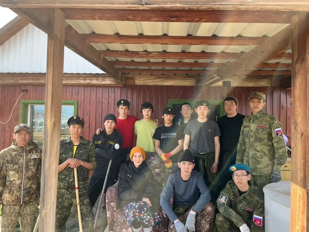 Үтүө санаа — көлүөнэлэр ситимнэрэ! 

Ыам ыйын 20 күнүгэр 5 хонуктаах улуус байыаннай-полевой сборун 