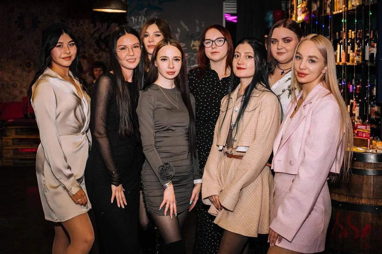 МЫ В ПОИСКЕ ПРОДАВЦОВ В ТРЦ «ЧЕРЕМУШКИ»⭐️
(город Владивосток)

— что нужно будет делать?

🌟обеспечи