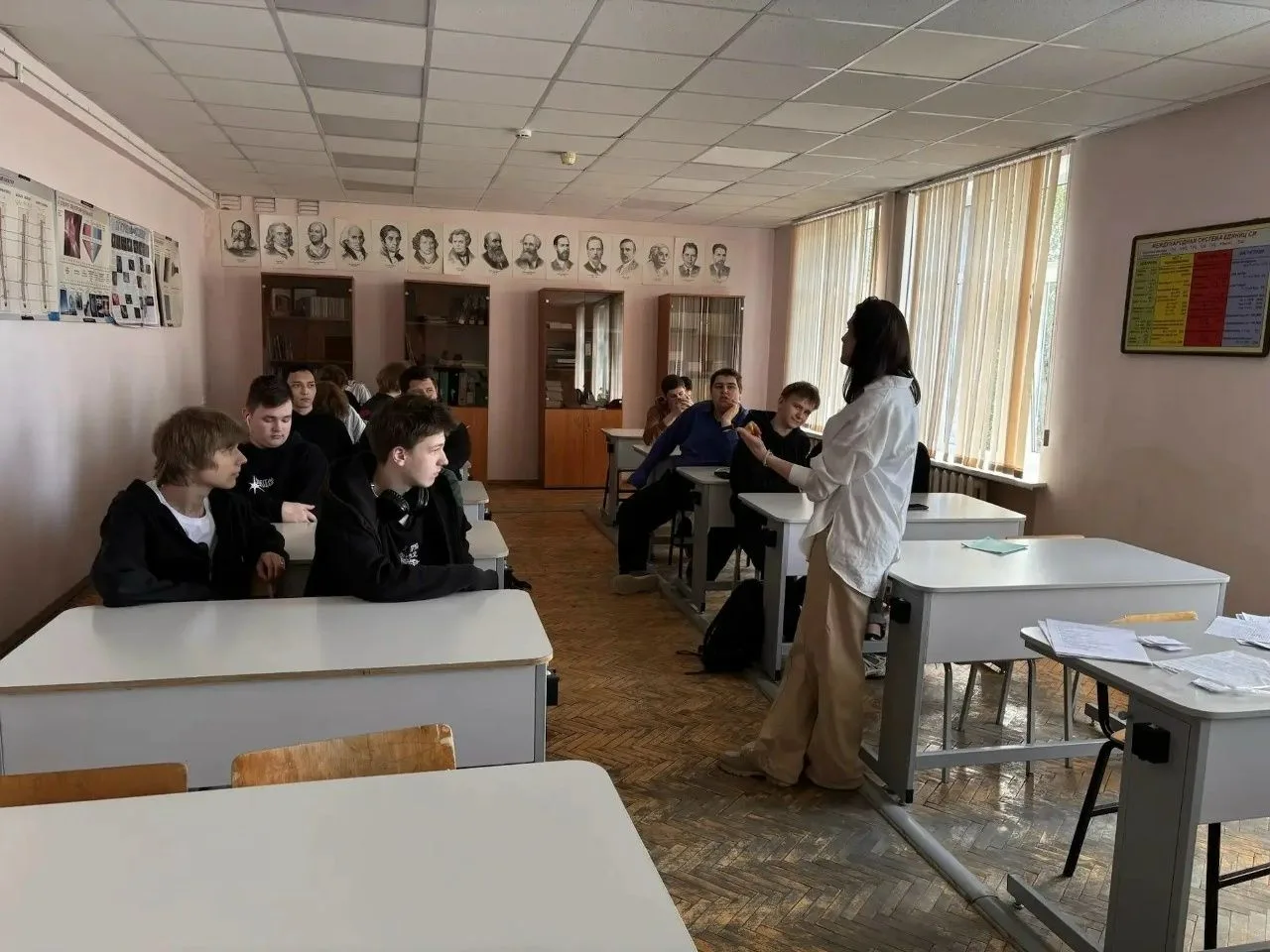 С 12 по 21 мая на всех площадках колледжа прошла декада «Телефона доверия», посвященная...