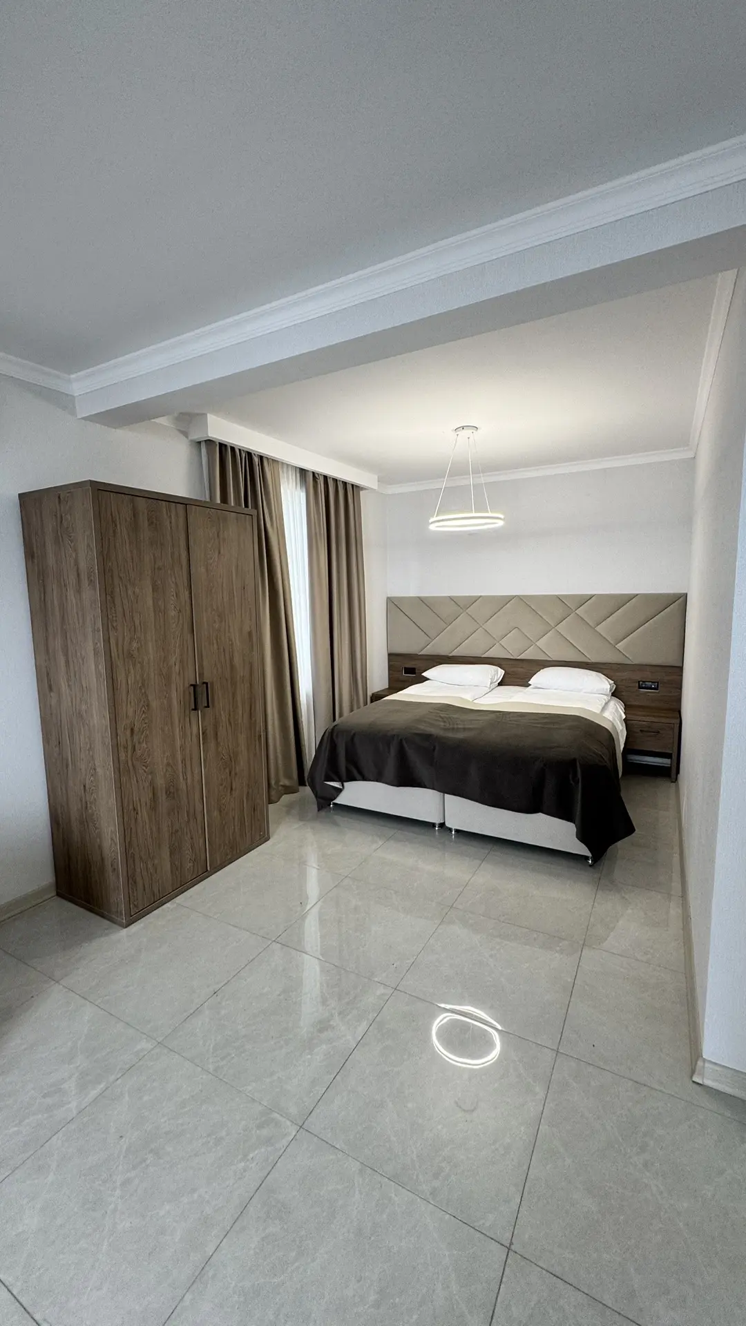 ✅Сдаются номера в мини гостинице Breeze
✅ПЕРВАЯ БЕРЕГОВАЯ ЛИНИЯ. 
✅Находится отель в центре города Г