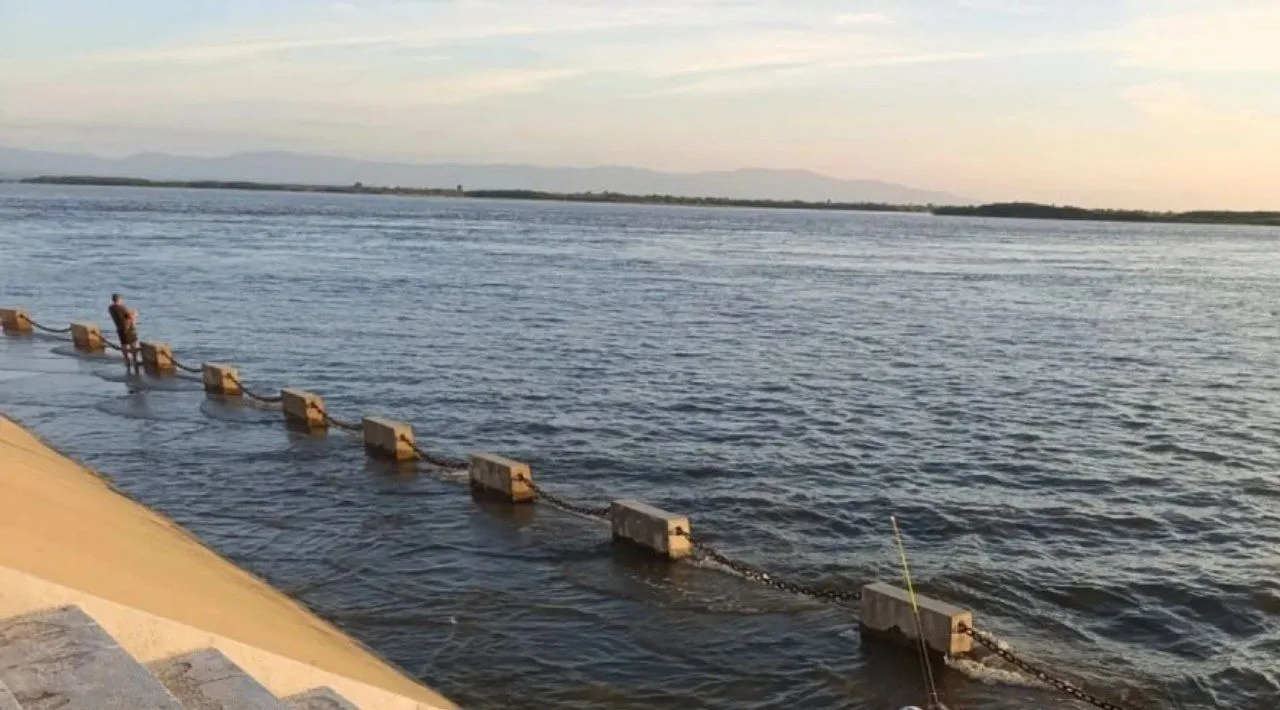 Текущий уровень воды в реке Амур у Хабаровска составляет 389 см над нулем поста, увелич...