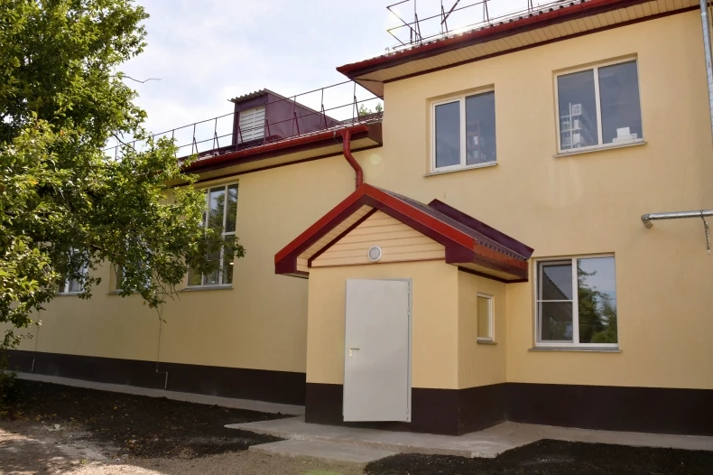 Красноярская компания «СтройТехМонтаж» подарила свердловским детям спортинвентарь для а...