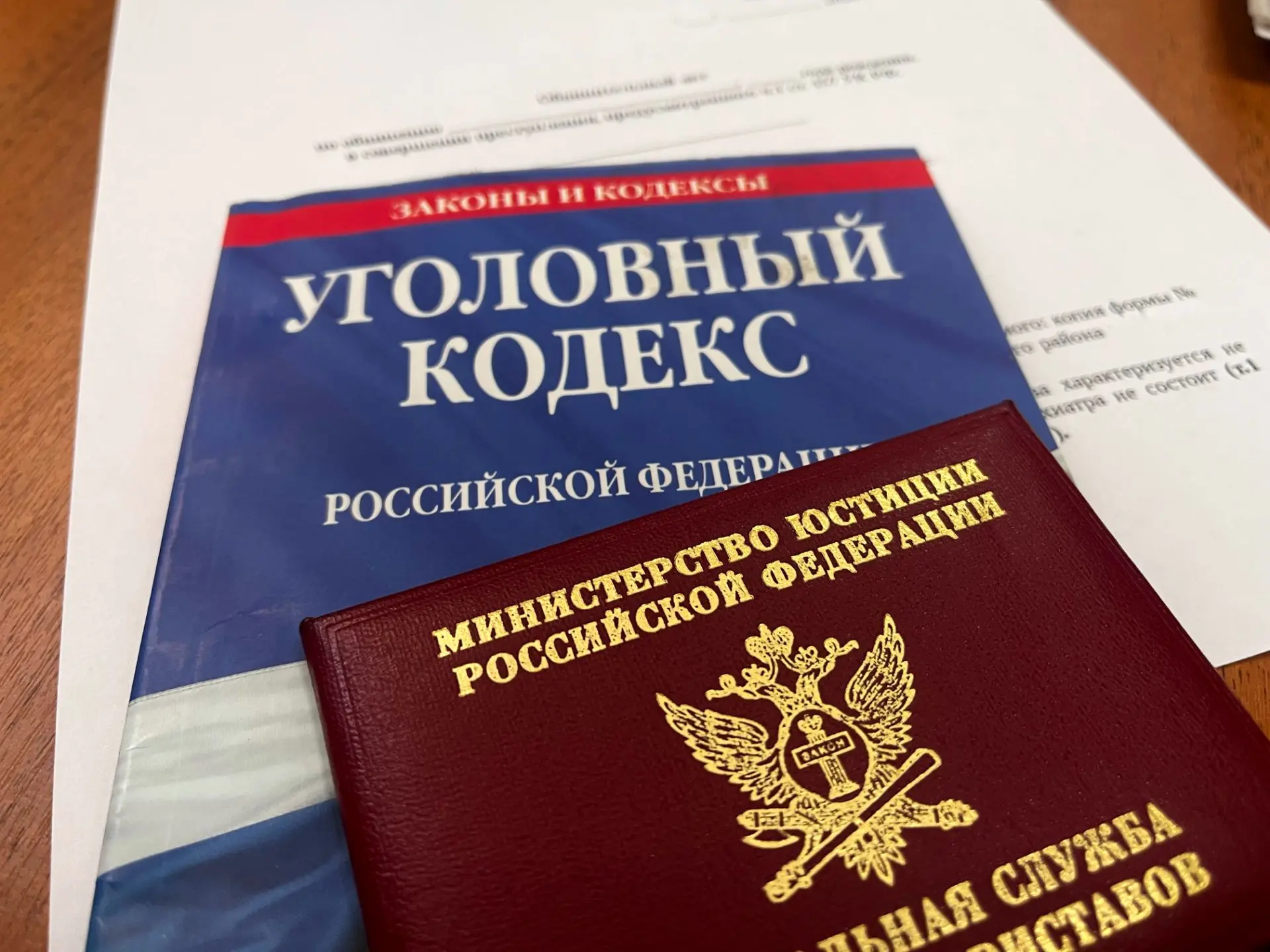 Опасная зона: приставы добились демонтажа забора вдоль теплосетей