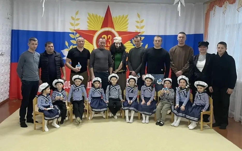 В преддверии Дня Защитника Отечества в средней группе «Крымушка» прошло незабываемое ме...