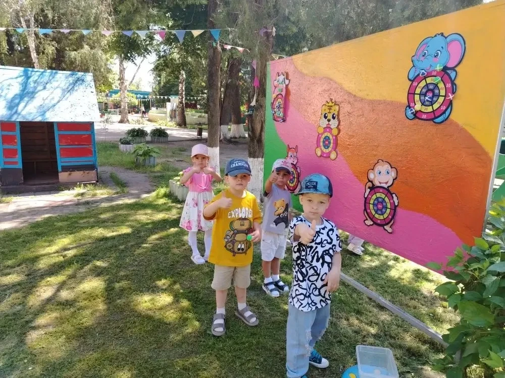 Подвижные игры на воздухе во второй младшей группе 🌞
Играя развиваем глазомер 🥎👀

#ГодДошкольного