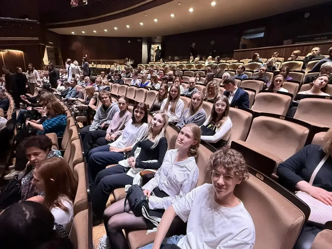 🧐🎭Профориентация и театр: как 10-й и 11-й классы провели минувшую пятницу  🏃🏃‍♀️10 апреля у старшекл