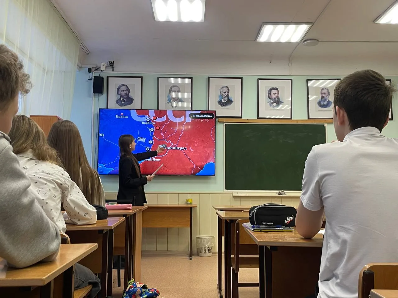 🇷🇺Сегодня в нашей школе состоялась торжественная линейка и прошли уроки, посвящённые Дню воинской сл