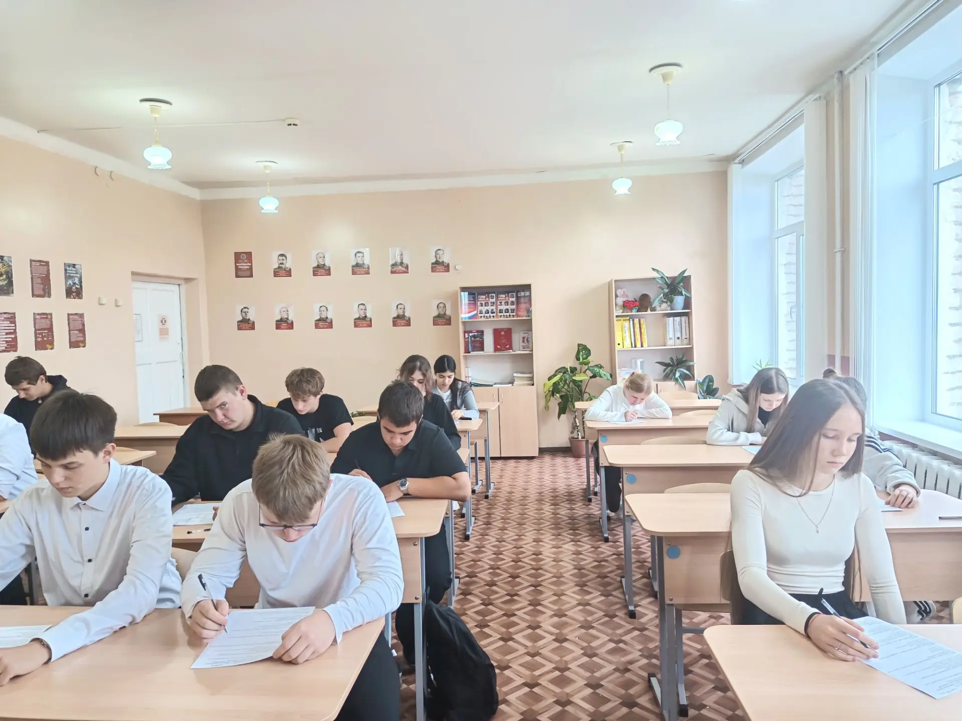 В МОУ СОШ №5 стартовала областная олимпиада по избирательному праву и избирательному пр...