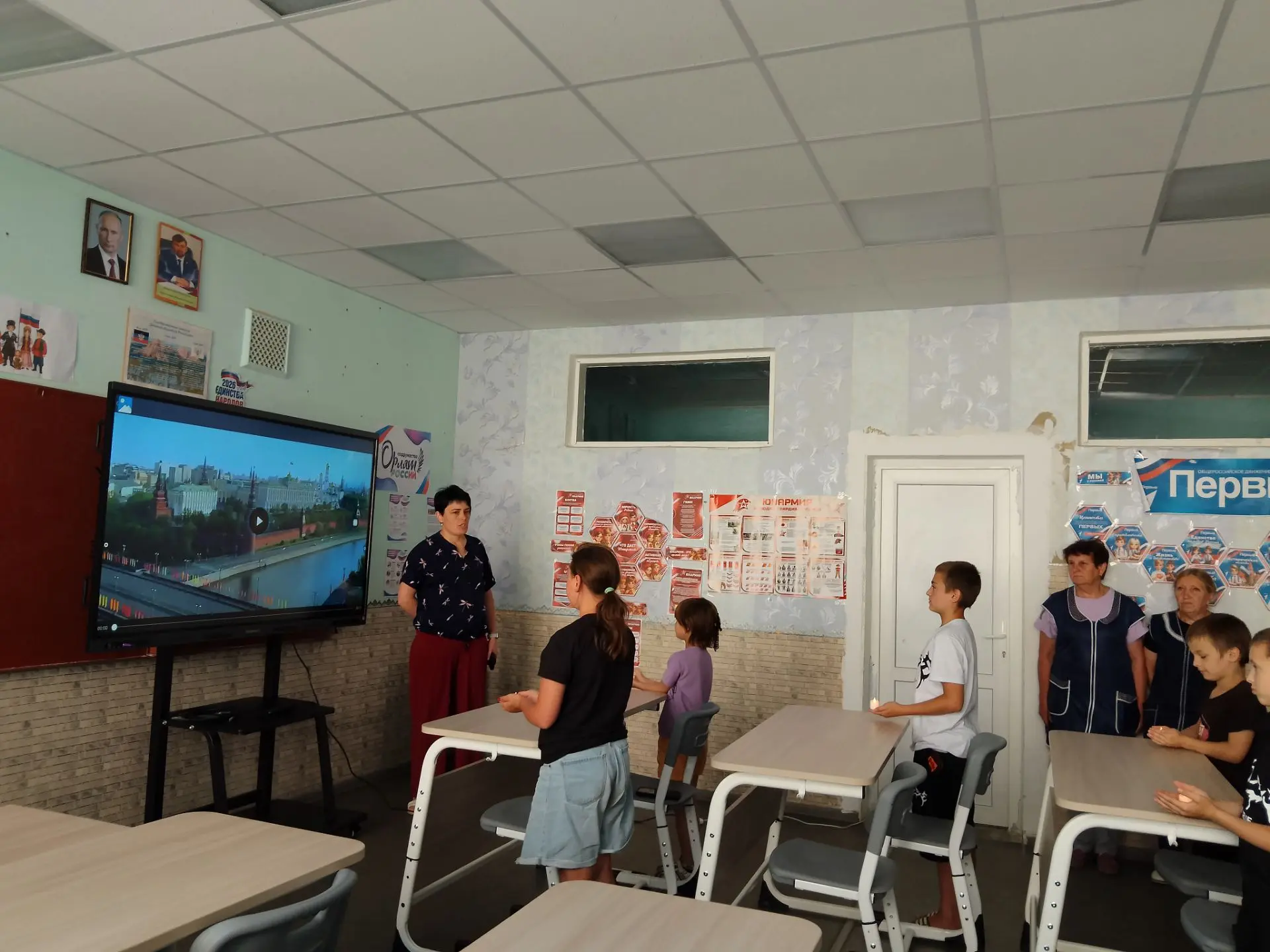 22 июня 2026 года, в День памяти и скорби, пришкольный лагерь вместе с педагогическим коллективом шк