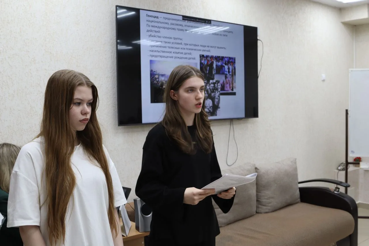 Славе не меркнуть.Традициям жить!🇷🇺  Под таким названием прошел конкурс презентаций среди 8-10 класс