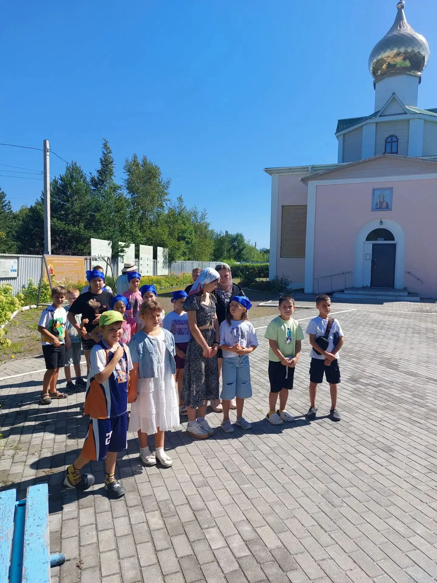 Ребята пришкольного лагеря "Солнышко" побывали на экскурсии в храме Архангела Михаила А...