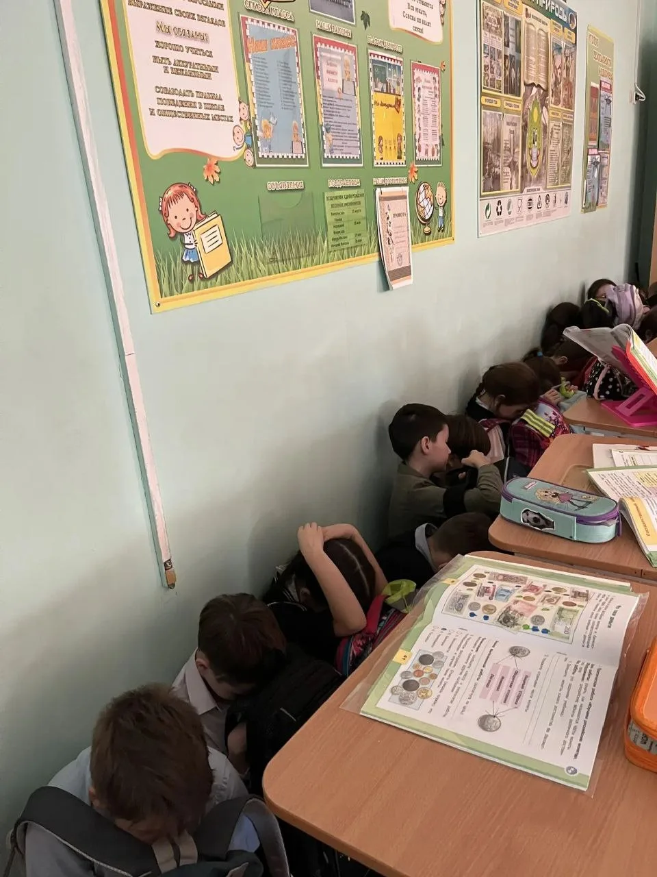 🚨 Месячник безопасности продолжается! 🚨    В нашей школе проходят учения по действиям в случае захва