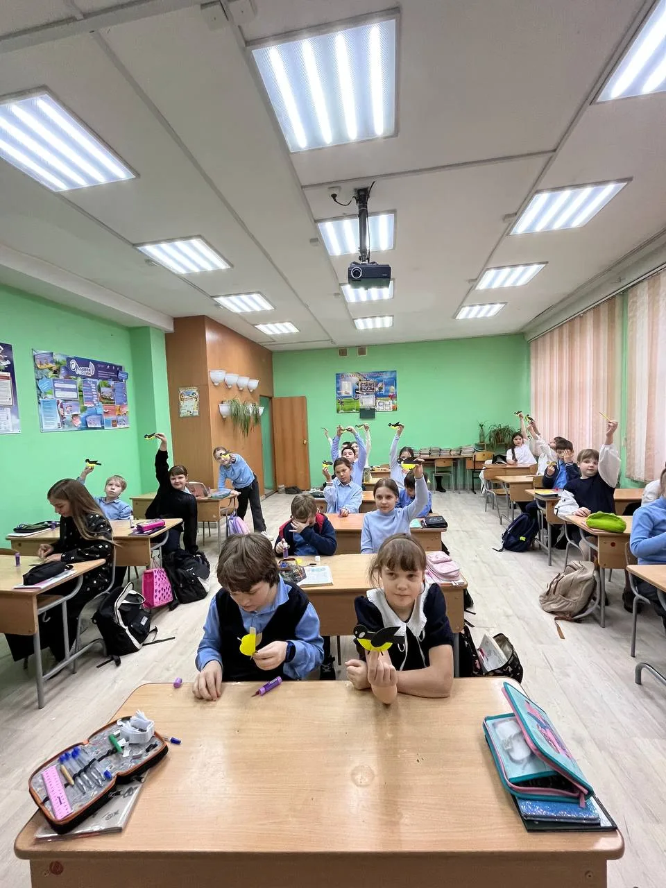 Как прекрасен этот мир, посмотри! Именно он призывает нас остановиться и оглядеться вокруг. Да, он д