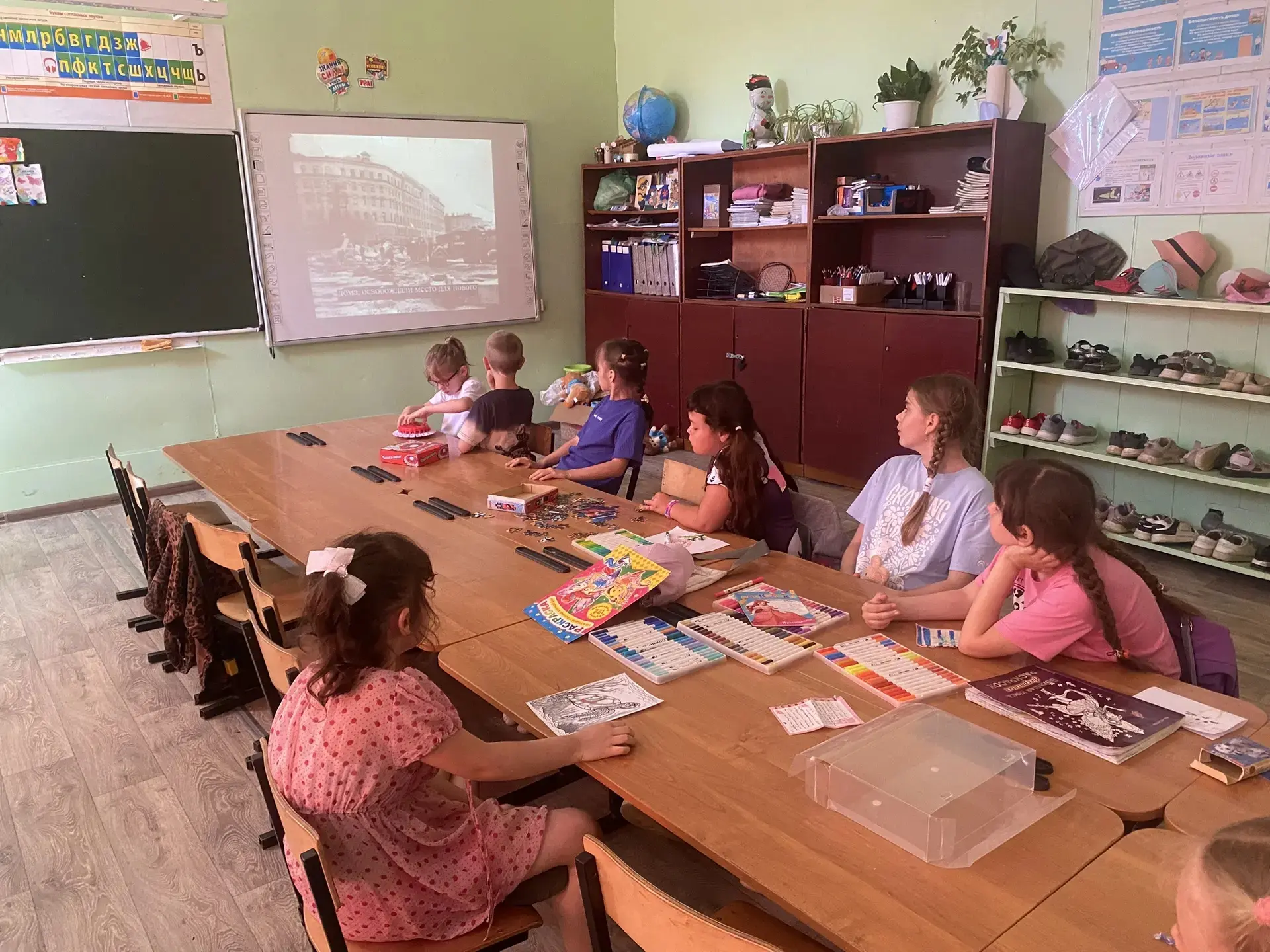Сегодня в нашем школьном лагере весь день был посвящен памяти и скорби начала Отечественной войны. С