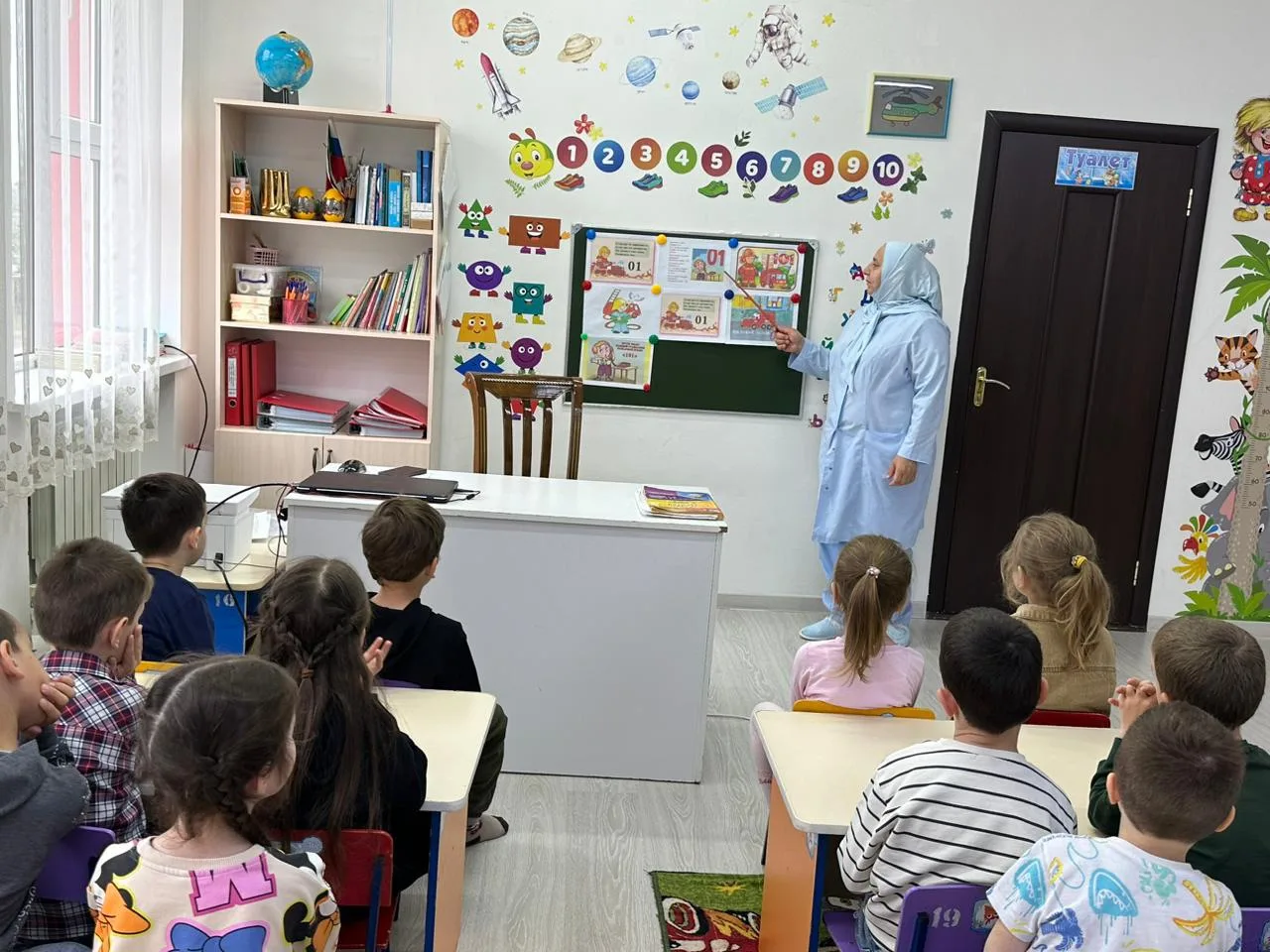 🚒 Знает каждый гражданин: при пожаре — 01!Сегодня в нашей старшей группе прошла важная...