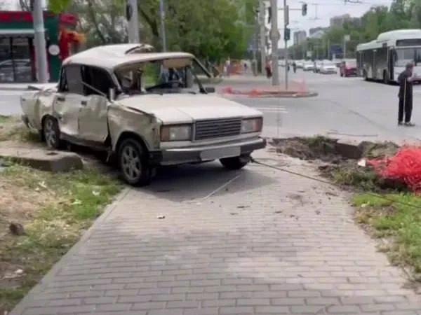 Автобус и легковушка столкнулись на Нагибина в Ростове, двое пострадали
По предварительным данным, в