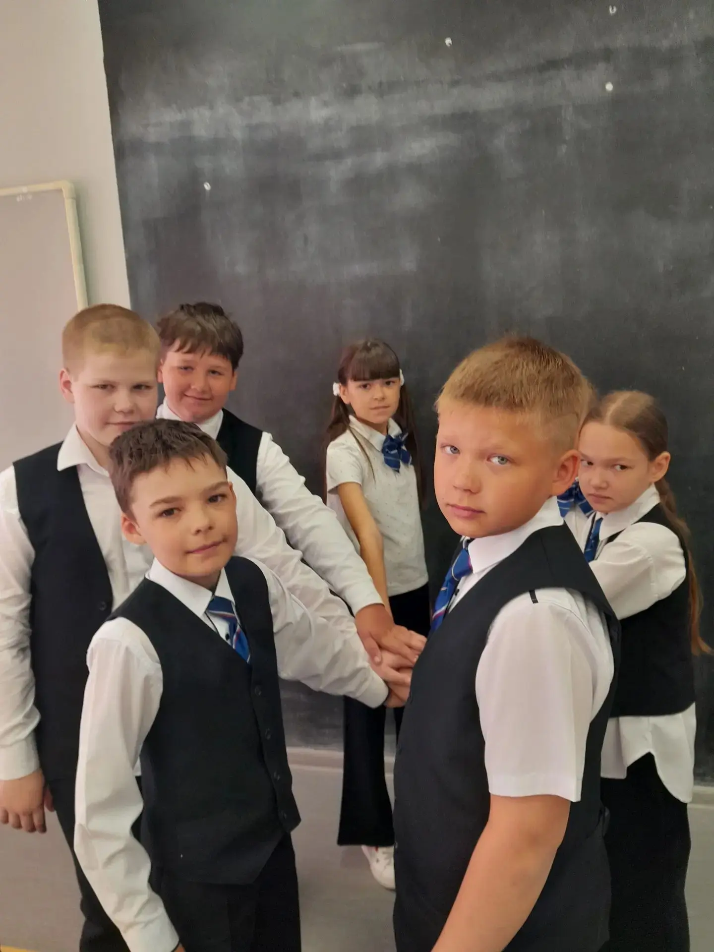 Новая неделя началась традиционно с поднятия флага. Сегодня  в нашей школе прошло итоговое занятие ц
