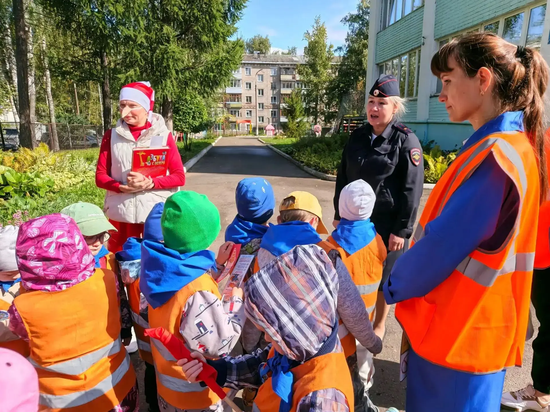 👮‍♂️ Безопасность на дороге: ЮПИД обучает Буратино!