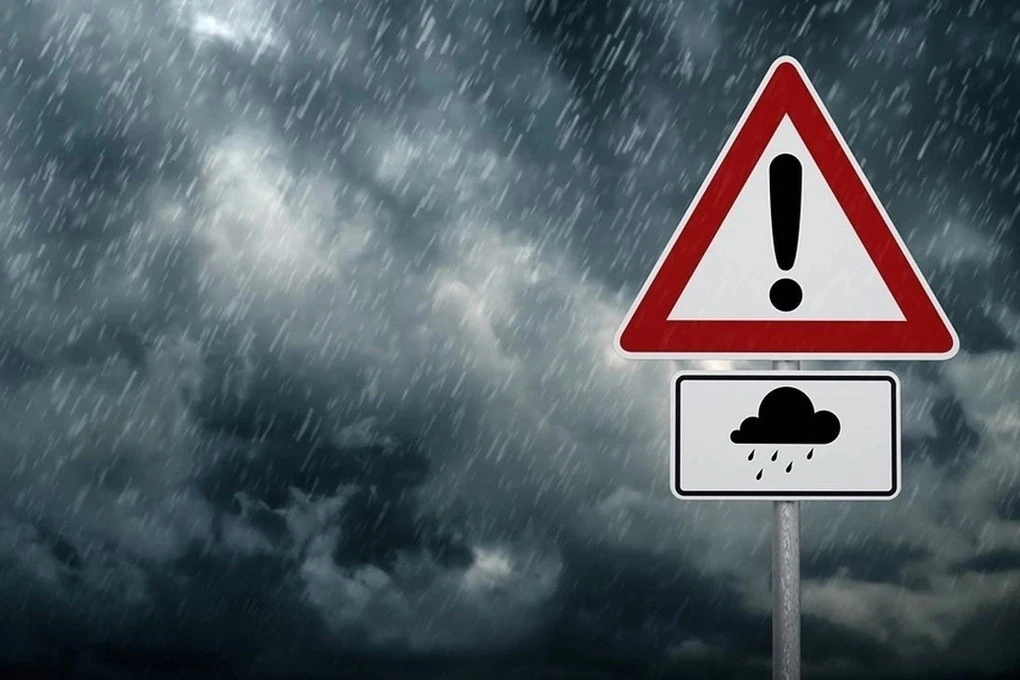 🌩️ Внимание! Штормовое предупреждение!   Уважаемые жители и гости Астраханской области!  📌 Сегодня в