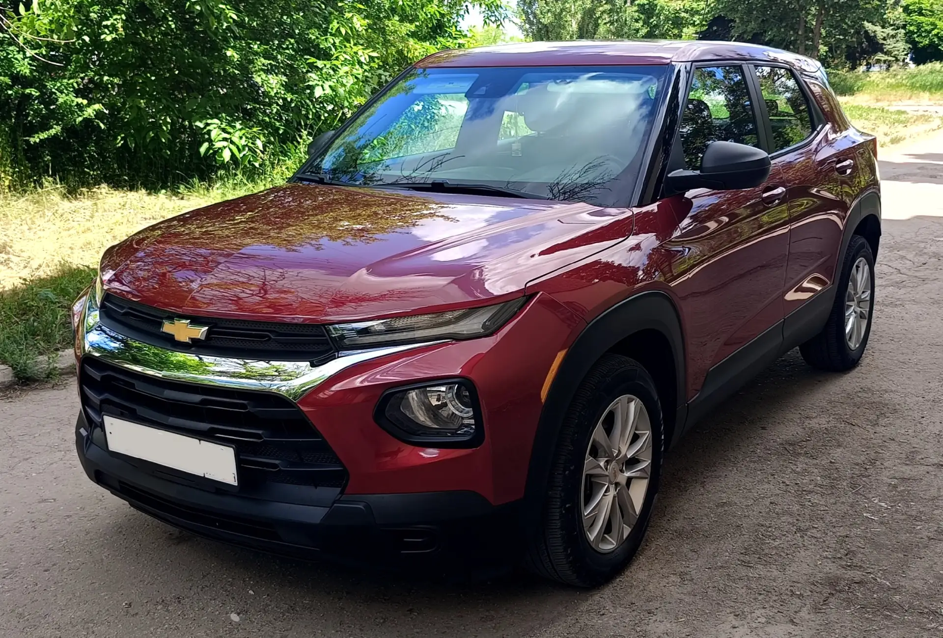 Наименование: Chevrolet Trailblazer 2021

Описание:  
- Тип автомобиля: Кроссовер  
- Двигатель: Бен