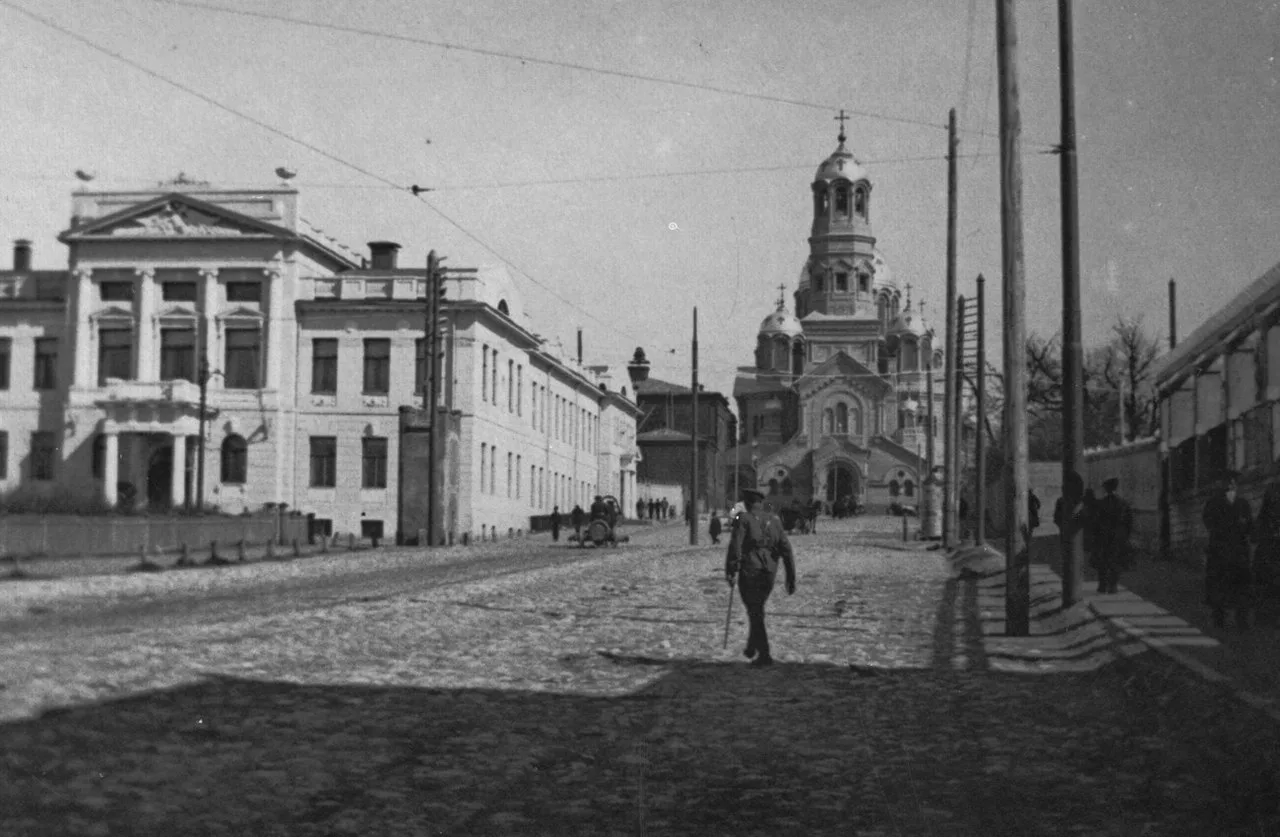 Именно так выглядела нынешняя улица Шостаковича до революции. Не все знают, какой облик...