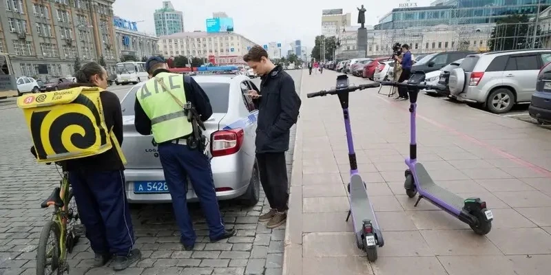🛴 Самокатчиков хотят официально признать водителями.

Минтранс готовит масштабные изменения в ПДД.
