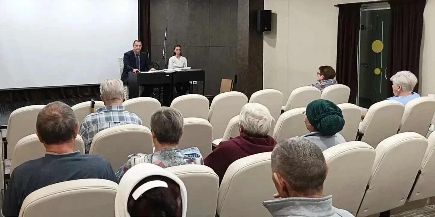 Накануне Международного дня пожилых людей консультанты аппарата Уполномоченного Алексан...