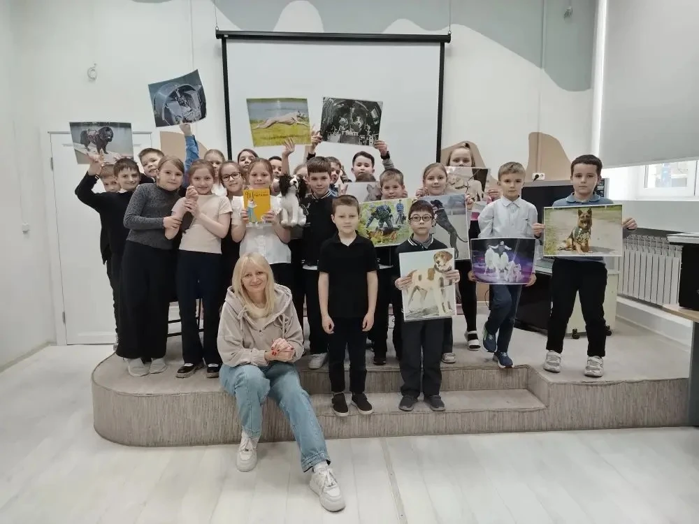 16.04 ребята из 2Е класса с классным руководителем Бабковой Юлией Витальевной посетили Центральную д