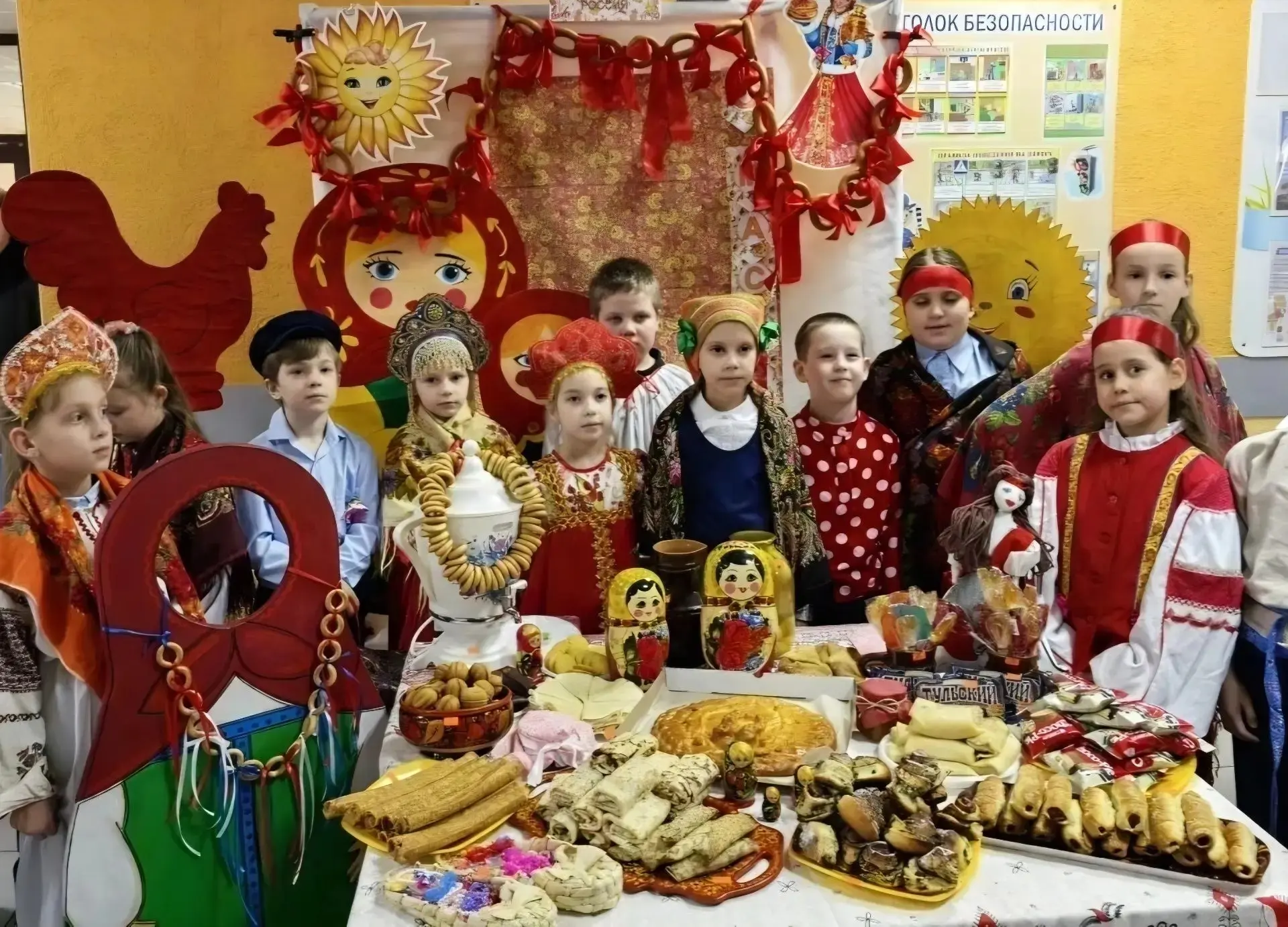 Друзья! В лагере прошёл фестиваль народов России — и мы влюбились в нашу страну заново!🇷🇺 Костюмы 