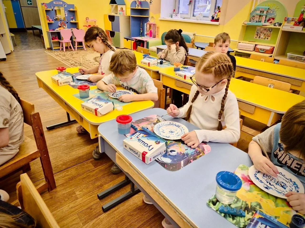 🎨 В Изумрудном городе завершился проект «Сказочная Гжель»  Под руководством воспитателей Ступиной Ли