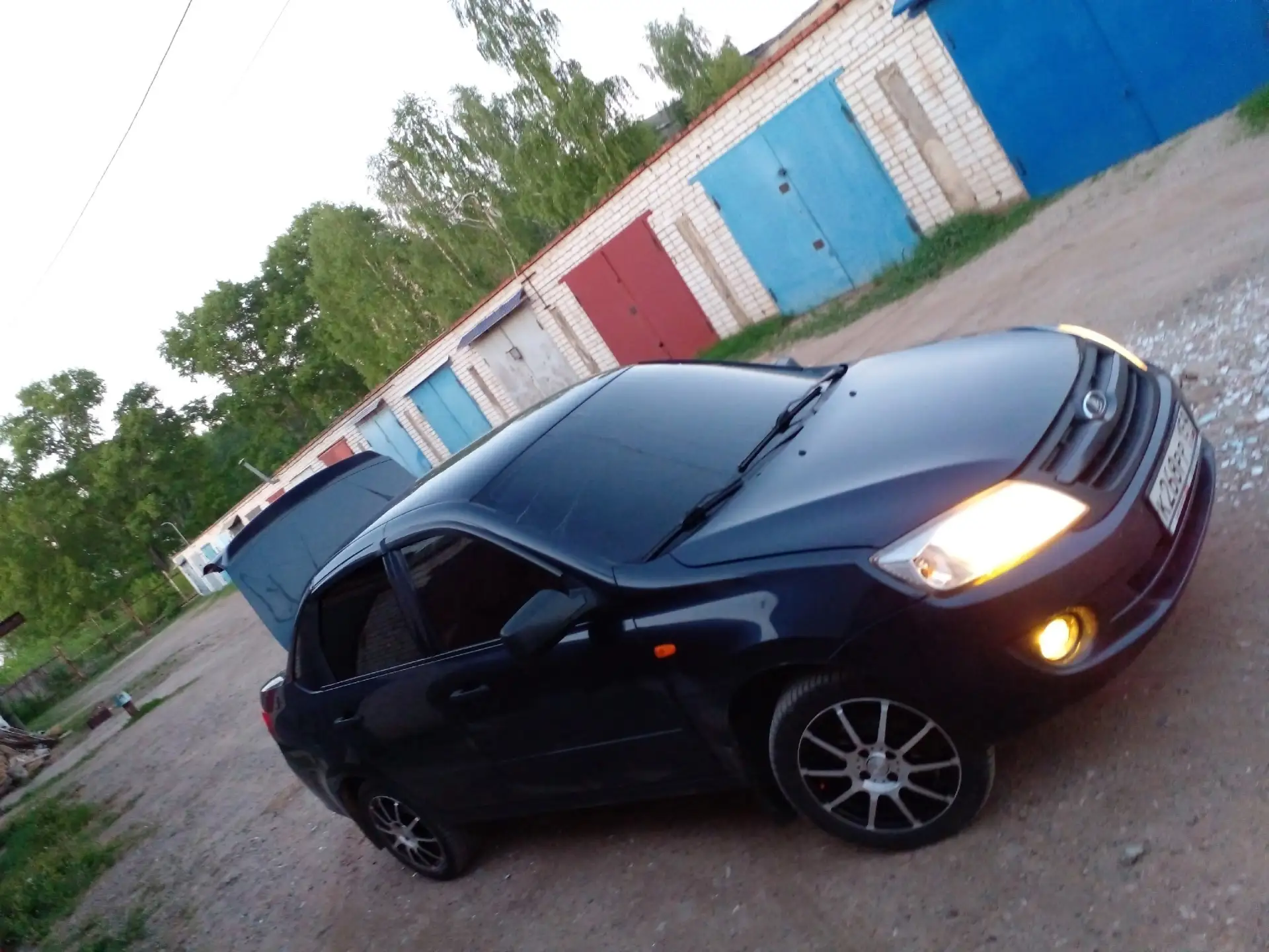 Продам лада гранта 2012 г 2 хозяина пробег 80 т км 9223585169