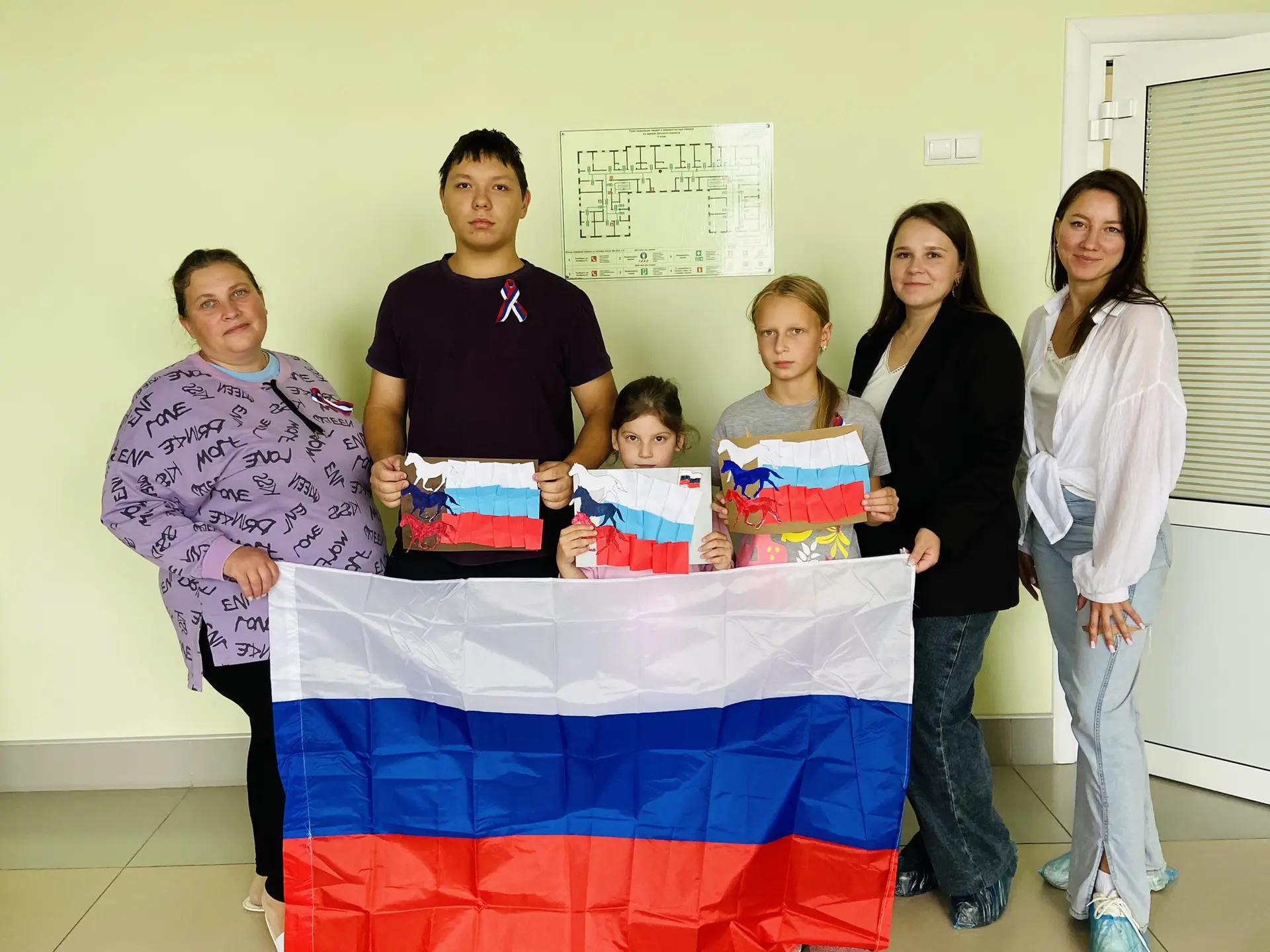 🎉 Мастер‑класс в преддверии Дня флага России прошёл для ребят в Заинском ЦРБ! 🇷🇺