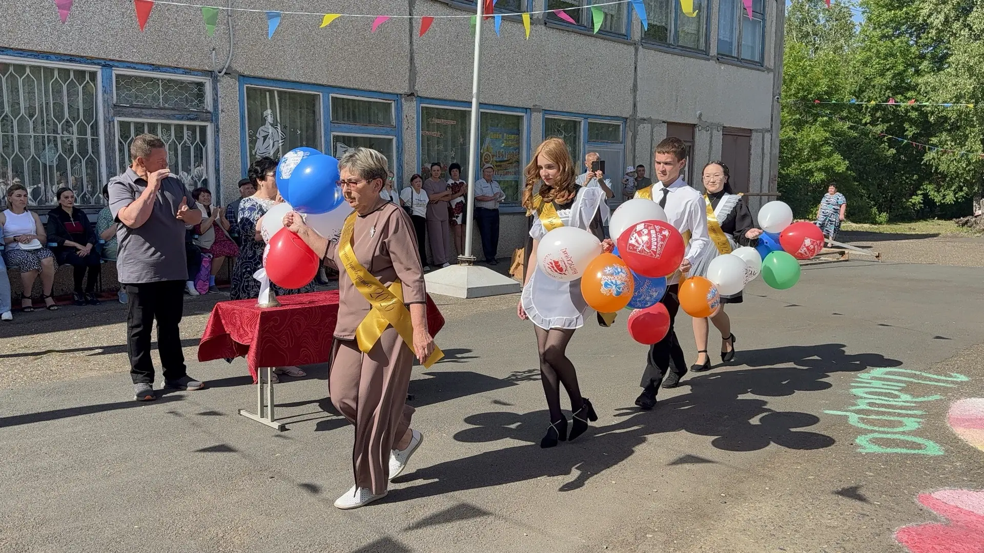 Сегодня, 26 мая 2026 года, в нашей школе прошёл последний звонок для учащихся 9-х класс...