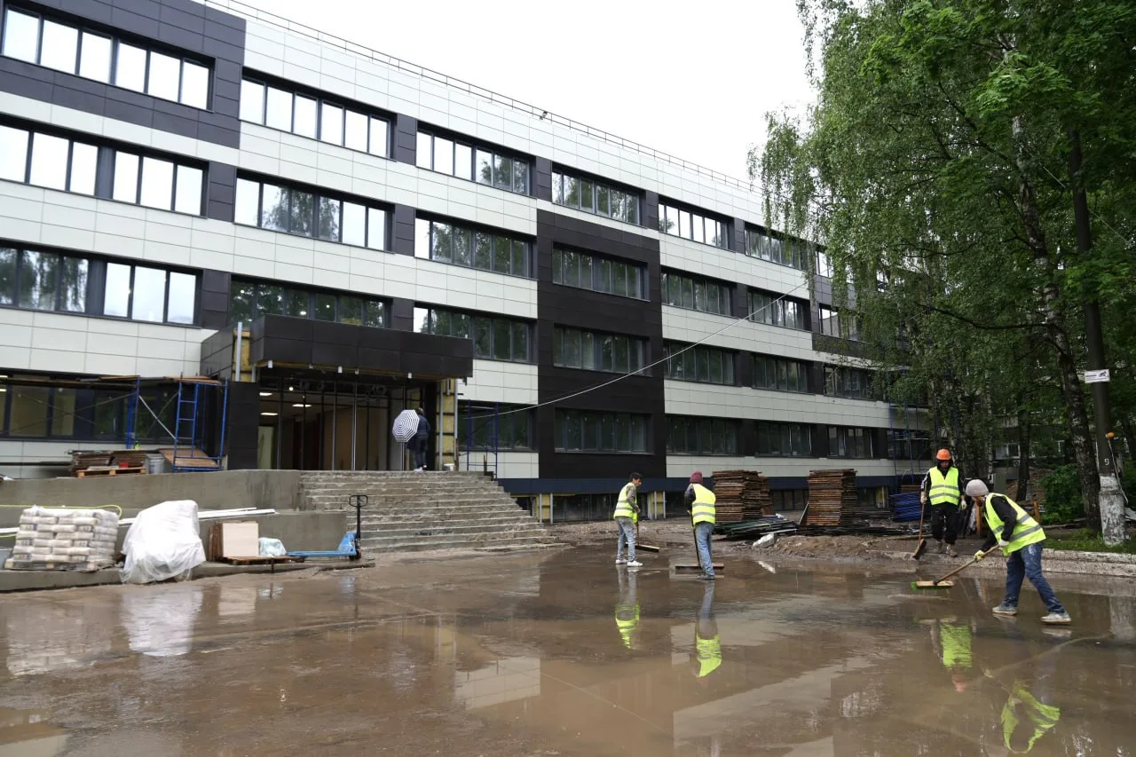 🏫 К 1 сентября завершим капремонт главного корпуса Красногорского колледжа — работы ид...