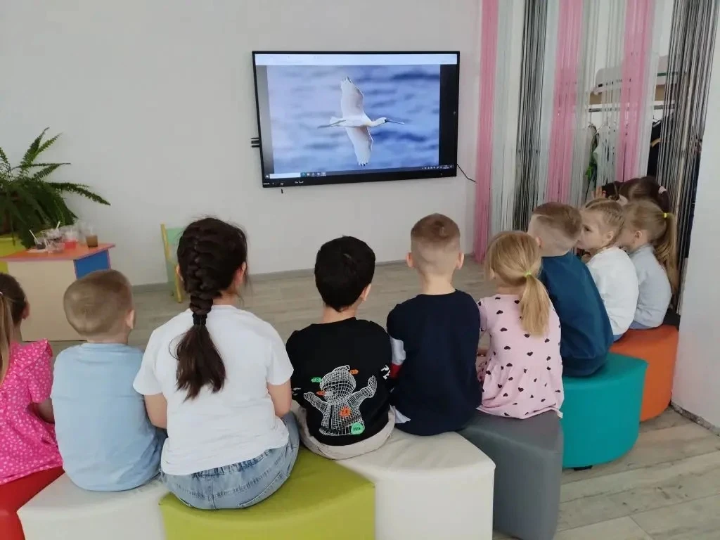 🦉 Наши юные экологи изучают редких птиц!  В подготовительной группе  14, прошло необычное занятие, п