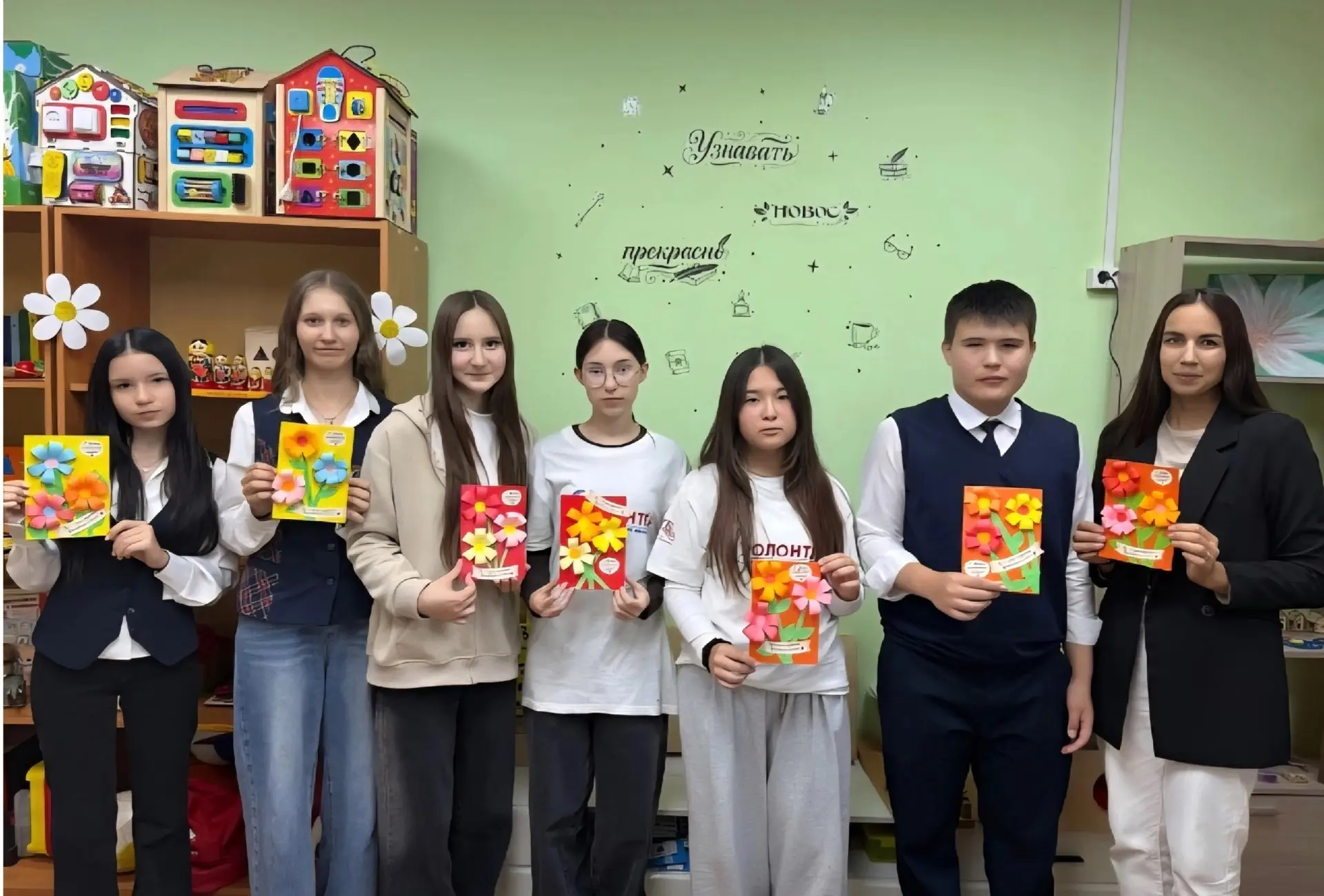 Специалисты отделения социальной помощи семье и детям провели творческое занятие «Осенн...