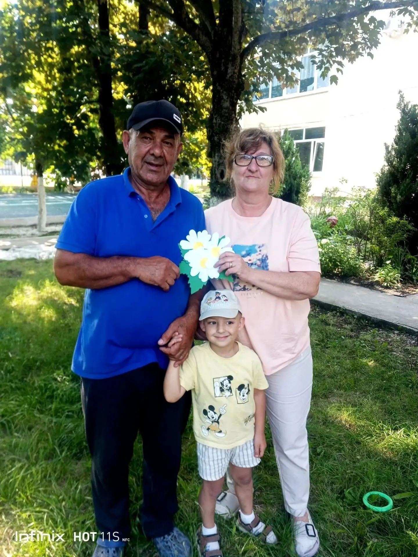 ☀️ Солнце в каждом лепестке! Наши малыши дарили родителям ромашки в честь Дня семьи, любви и верност