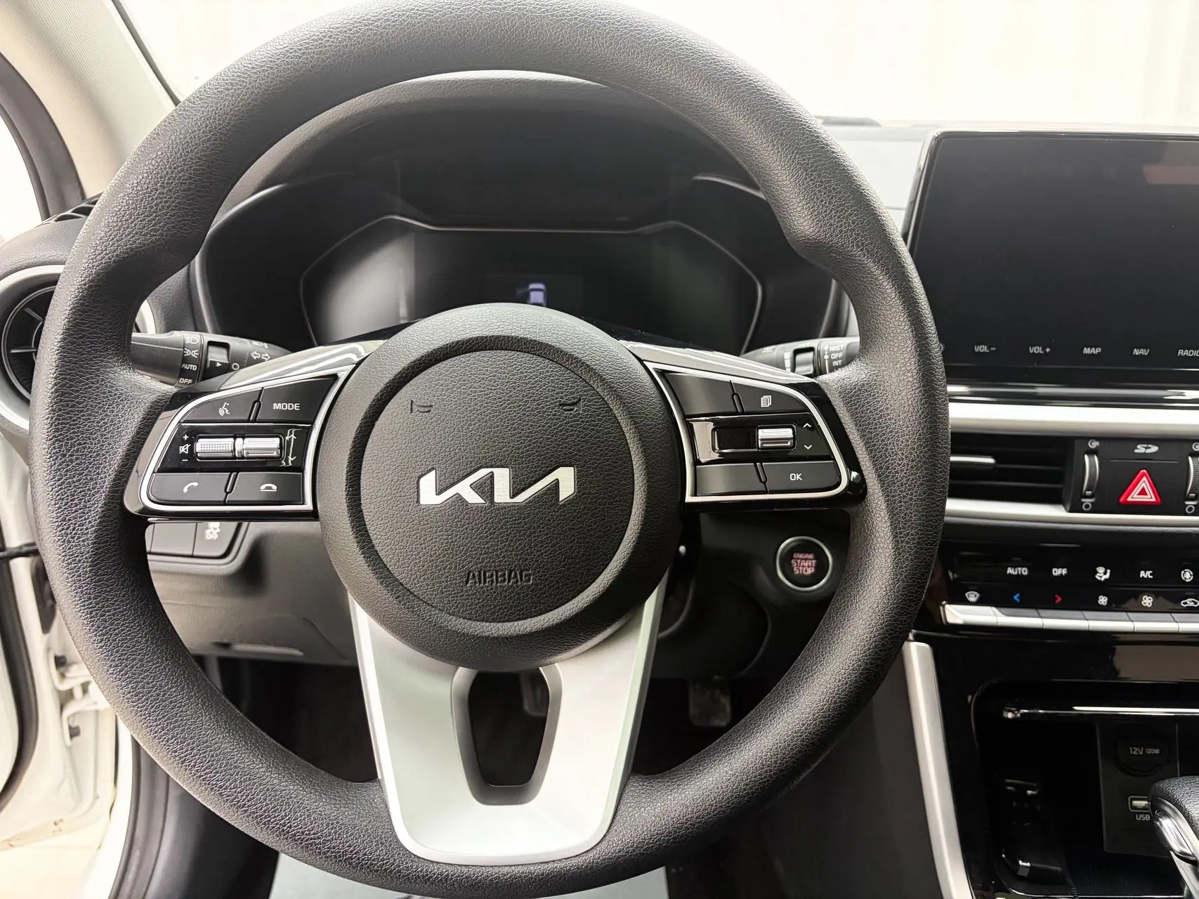ДОСТУПЕН К ПРИОБРЕТЕНИЮ!  В НАЛИЧИИ Г. ХАРБИН! БЫСТРАЯ ДОСТАВКА!!!!  KIA K3 2022 г.в.  ‼️Цена:  1.59